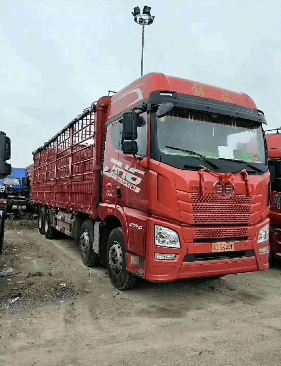 一汽解放 J6P重卡 370马力 8X4 9.5米载货车底盘...