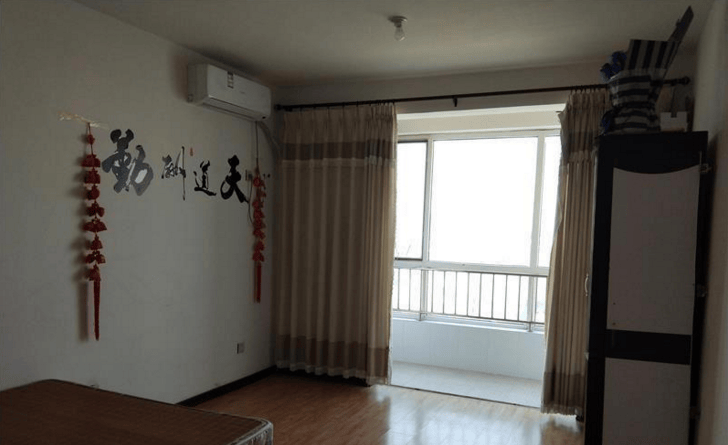 电梯房一室一厅，东西齐全，有钥匙