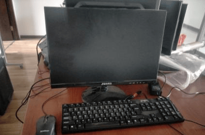 出售电脑显示器+键盘+鼠标 一套500元